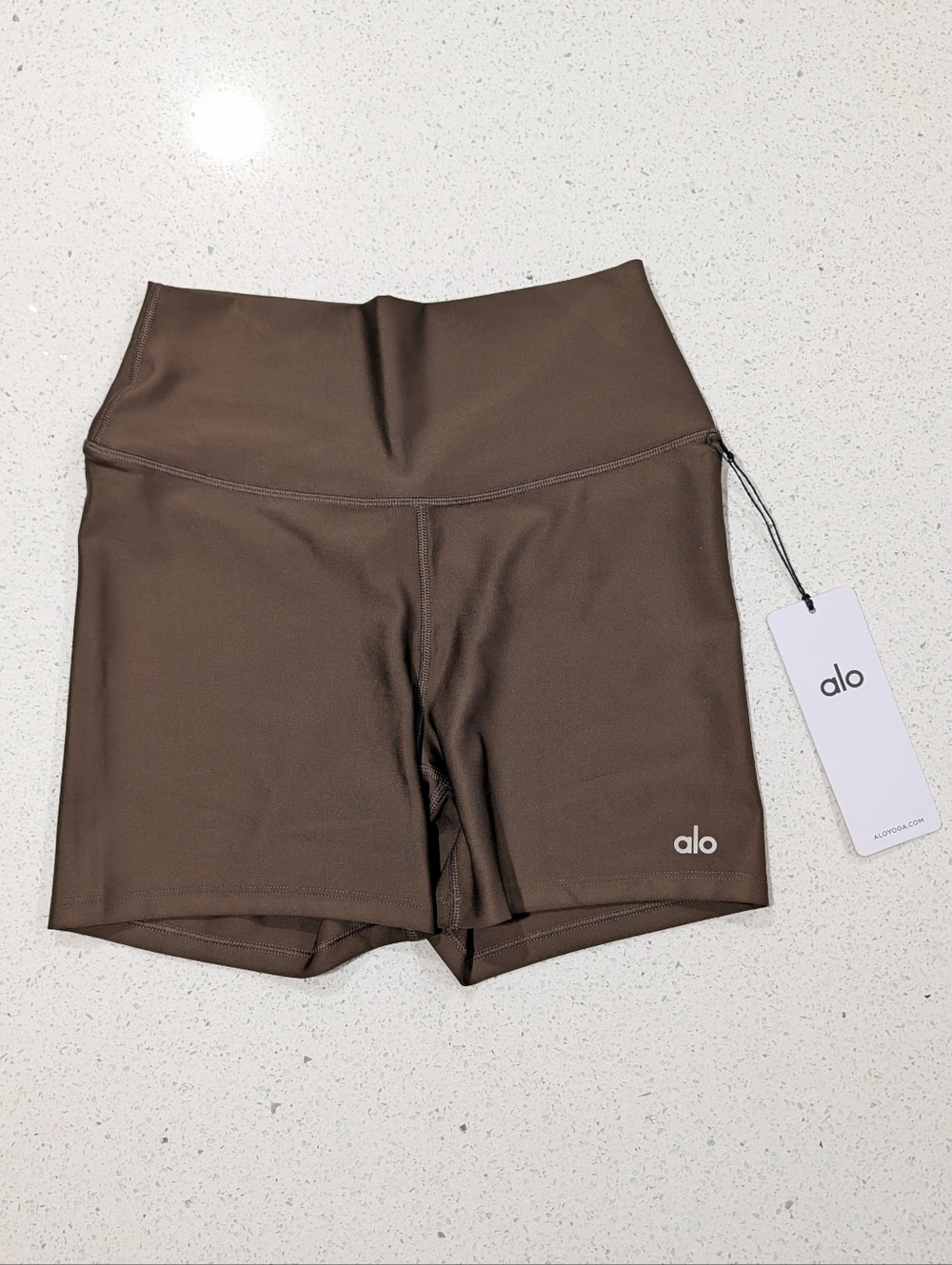 BRAND NEW Alo Yoga Airlift Energy Shorts Espresso Chocolate Brown MEDIUM Msrp$88